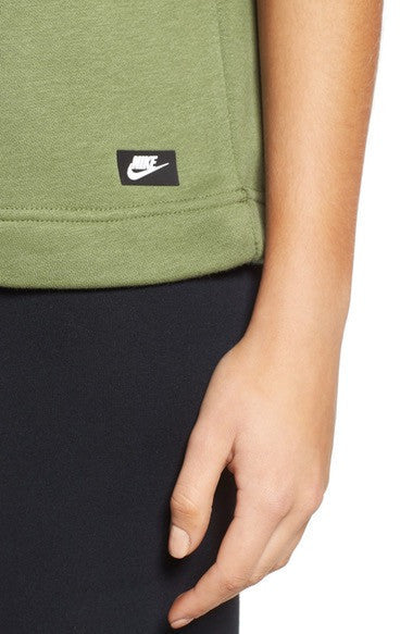 SPORTSWEAR IRREVERENT GRAPHIC TEE